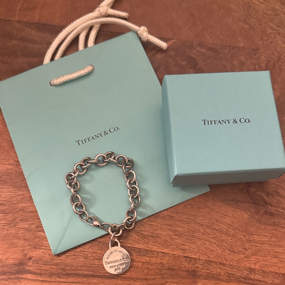 Return to Tiffany® Round Tag Bracelet in Silver 6.5”